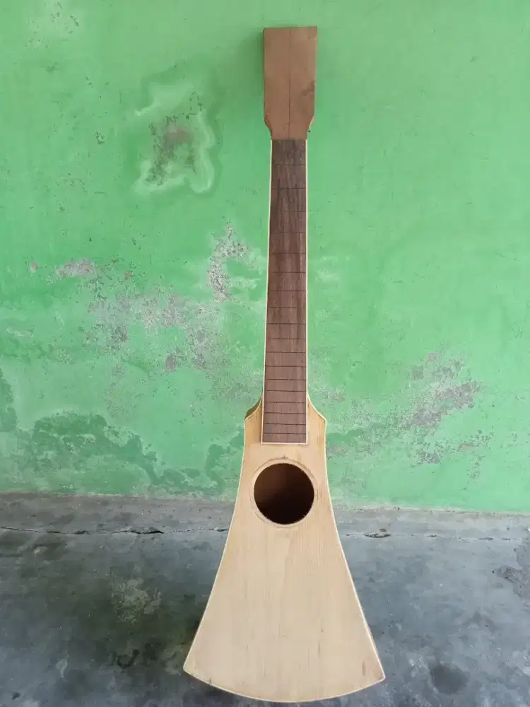 Body gitar mentah backpaker kayu