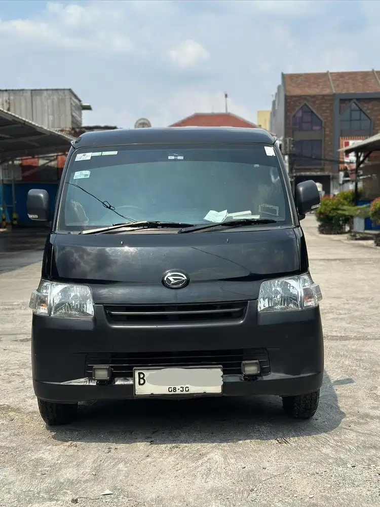 GRAND MAX BLIND VAN HITAM