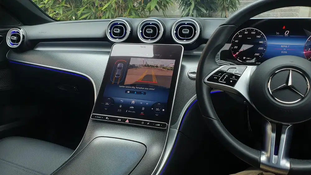 Km 8 rb mercedes benz mercy c200 avantgarde 2024 hitam