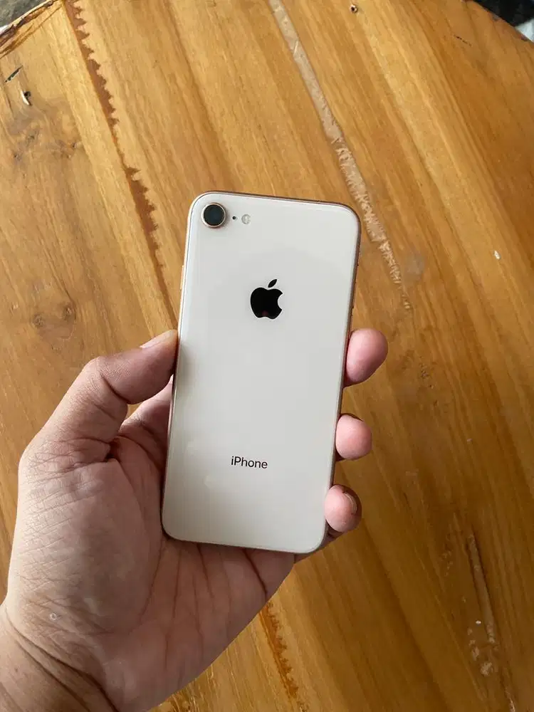 Iphone 8 64gb rosegold ex ibox pemakaian cewek