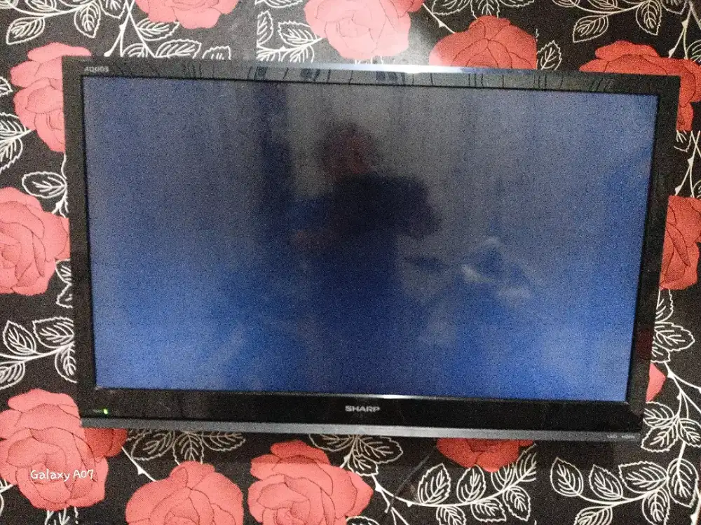 Tv led analog merk sharp aquos