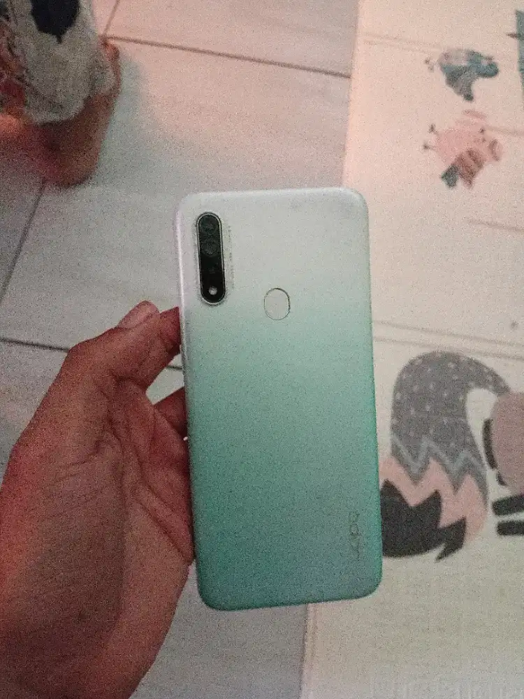 Oppo A31 4/128, Batangan