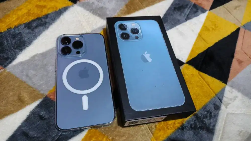 Iphone 13 Pro 256GB sierra blue. inter mulus like new