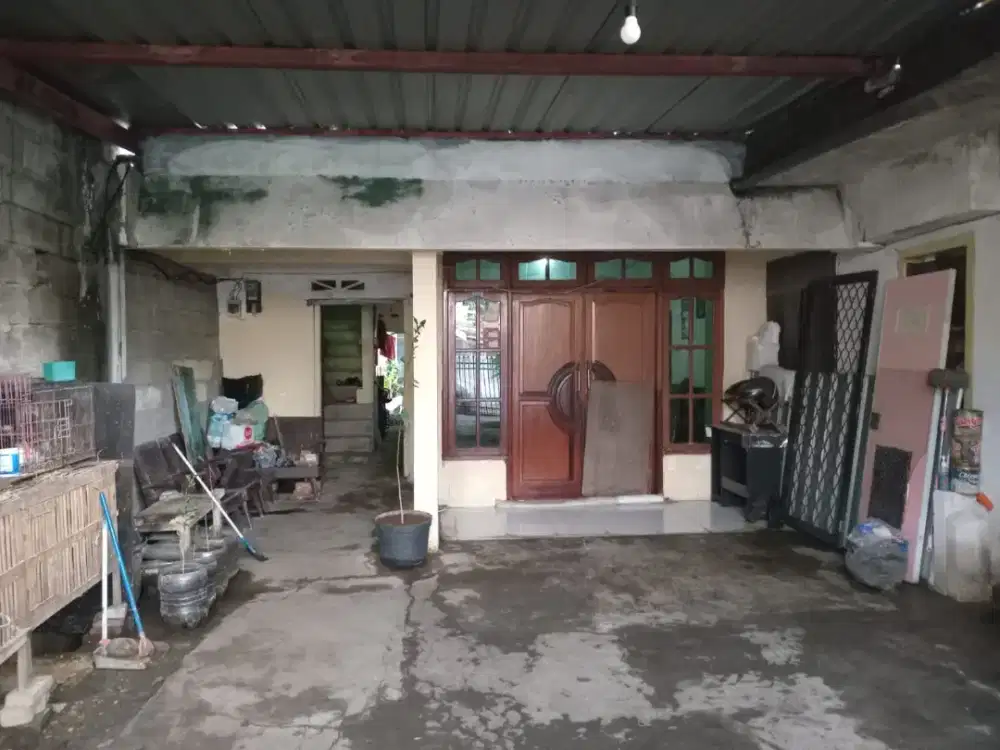 Jual Rumah lama ex kost di area dekat Manyar, Surabaya