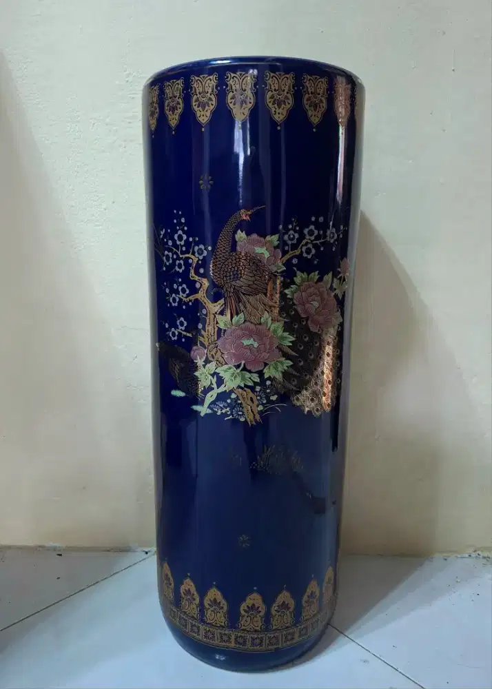 Guci keramik porselen diameter 23cm tinggi 61 cm