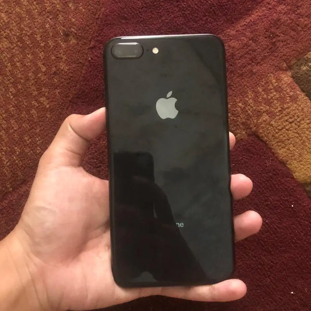 iphone 8+ 64gb deskrip difoto
