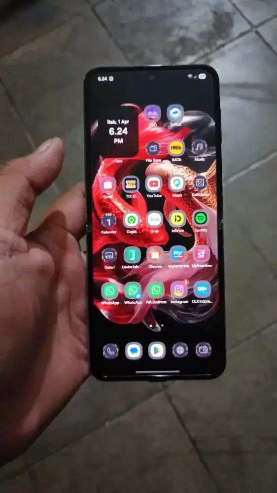 Samsung flip 4 ram 8 intermal 256