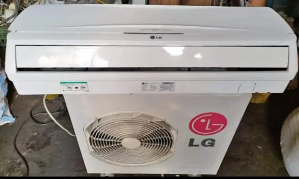 Jual ac lg  1/2pk lowwat 330 watt kondisi 95% ori semua