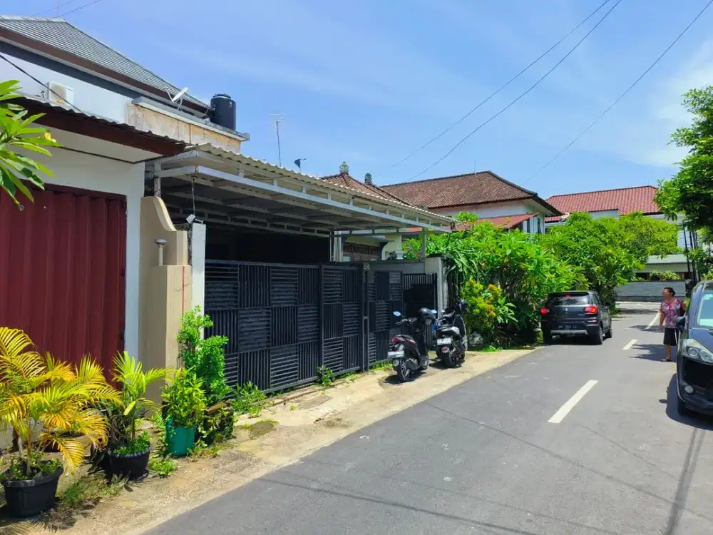 Disewakan Rumah Cocok Untuk Kantor Full Furnish  di Jl.Gatsu, Denpasar Utara.