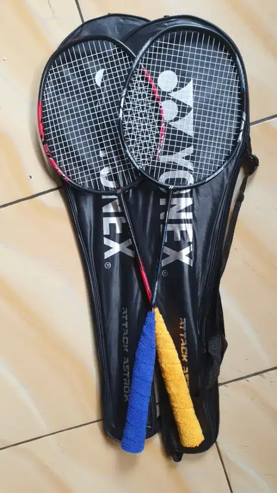 Raket yonex arc saber 11 pro dan yonex voltric z force 2