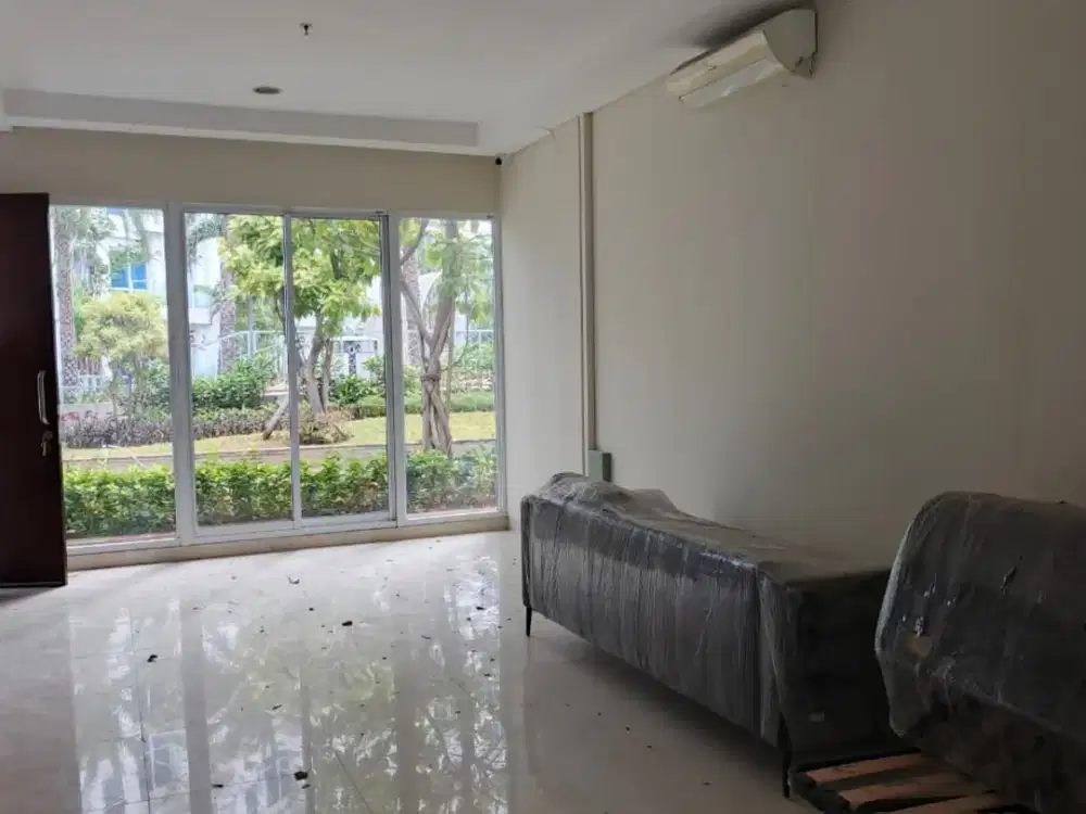 Town House Puri Mansion 2 Lantai Semi Furnish Jakarta Barat