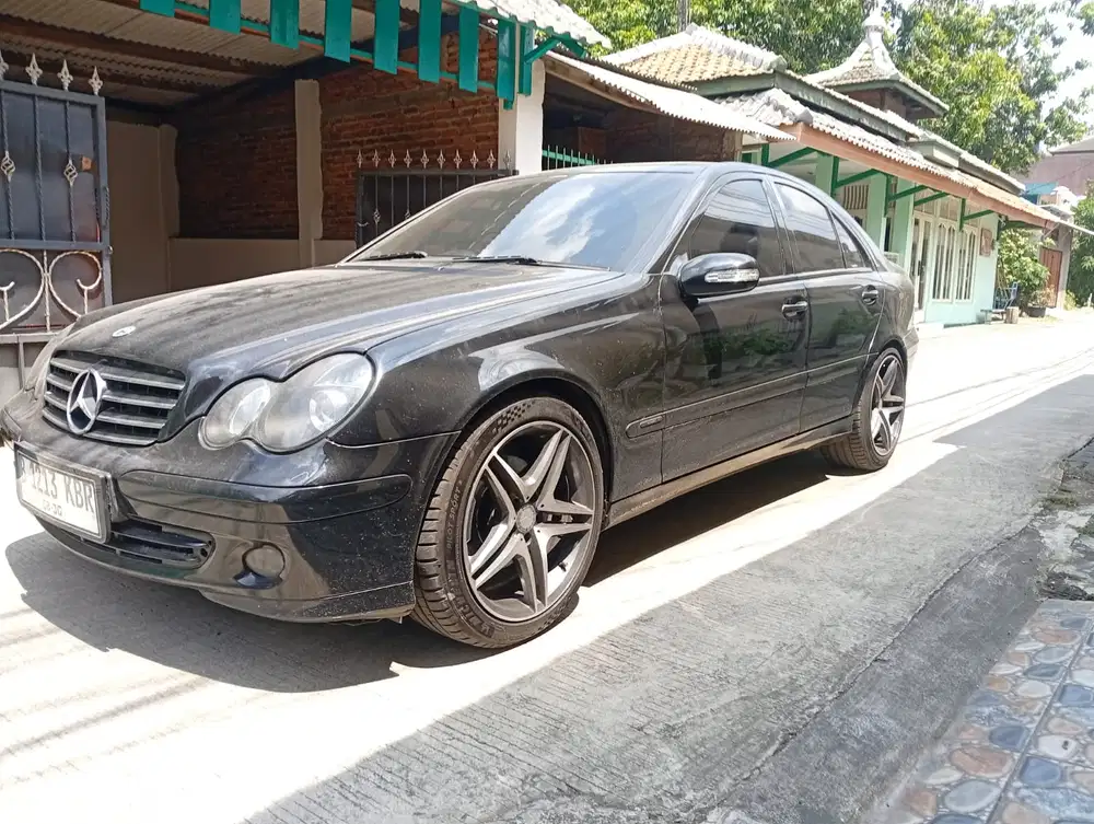 Mercedes-Benz C240 2005 Bensin