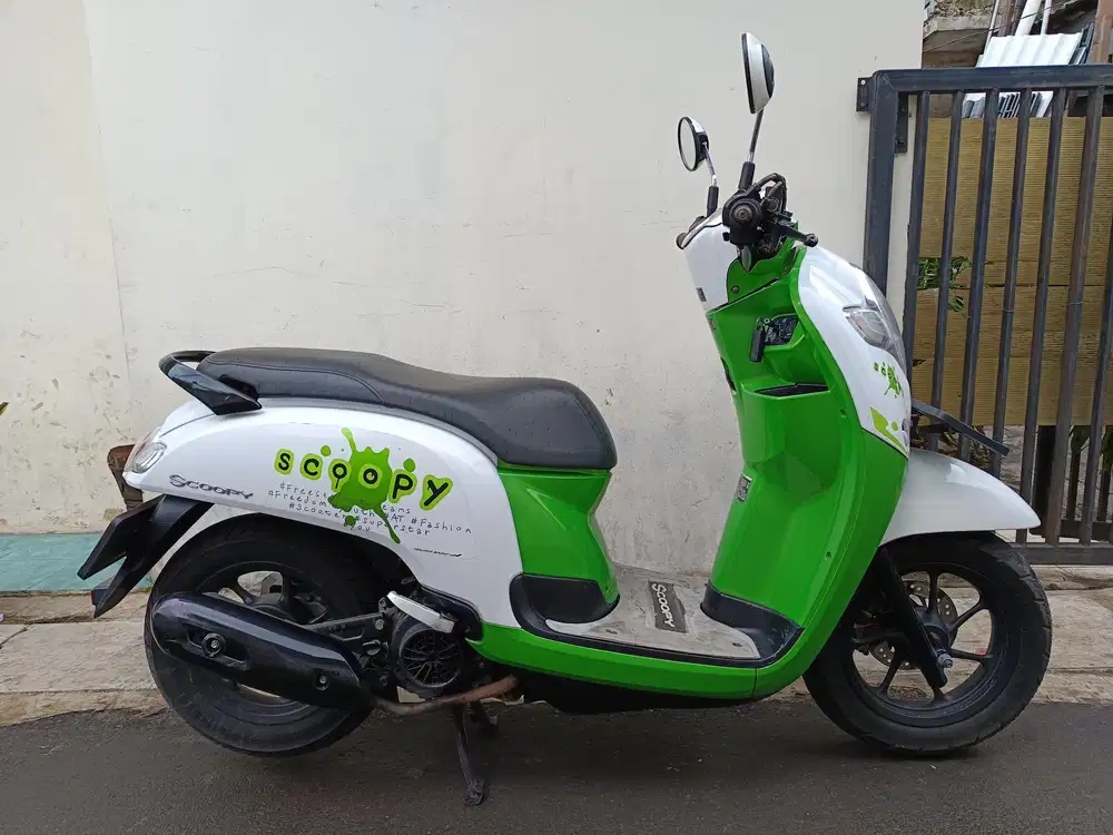 Honda Scoopy donat 2018 lengkap pajak hidup