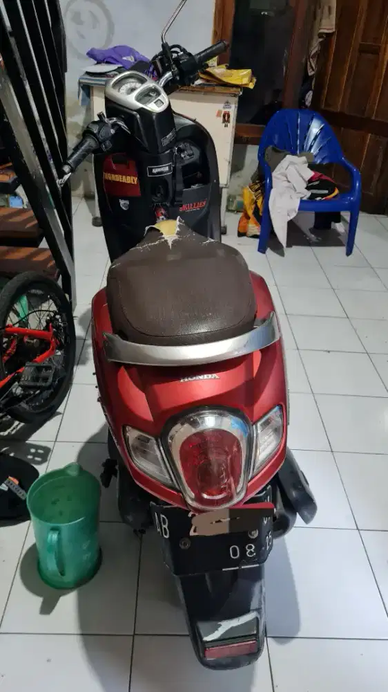 Scoopy merah 2020