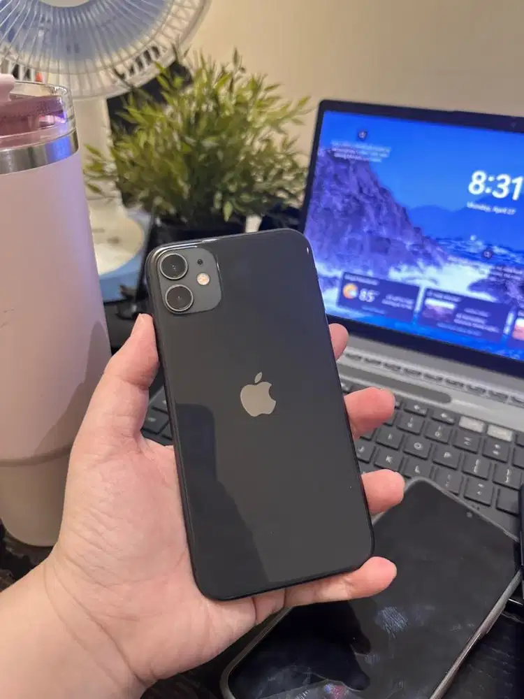 Iphone 11 Hitam Black 64gb ex Ibox second