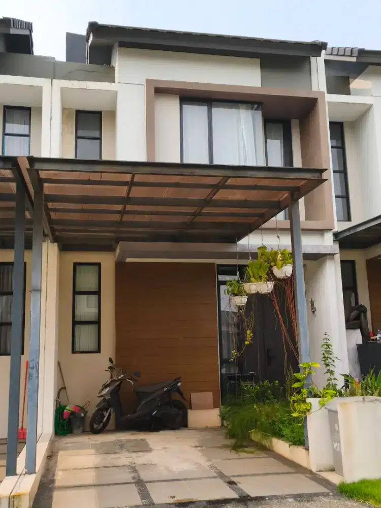 Dikontrakan Rumah 3 Lantai, perumahan Grand Duta City, cluster cascada