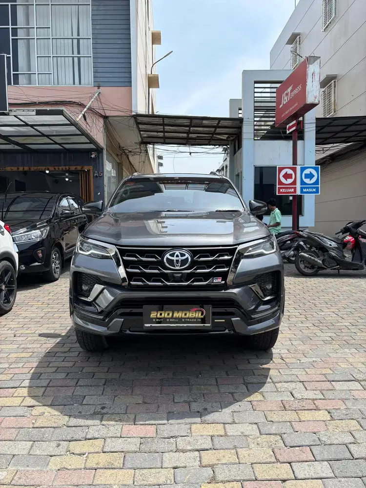 Toyota Fortuner 2.8 2023 Diesel AT (Like New)