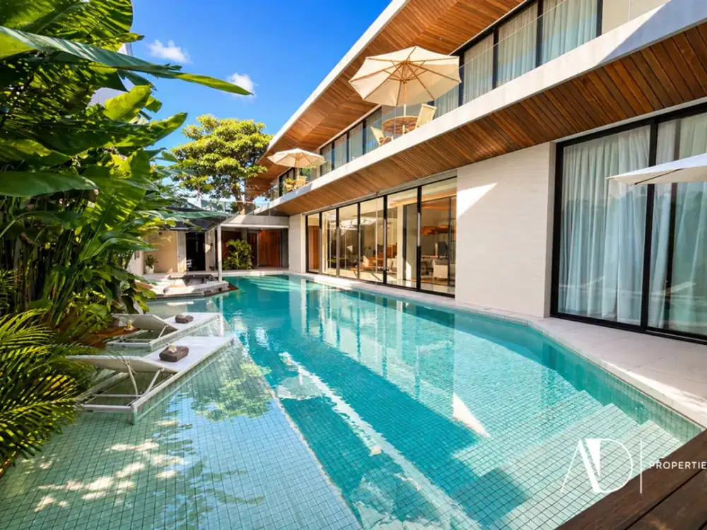 FREEHOLD | NEWLY COMPLETED LUXURY VILLA IN PRESTIGIOUS UMALAS ESTATE