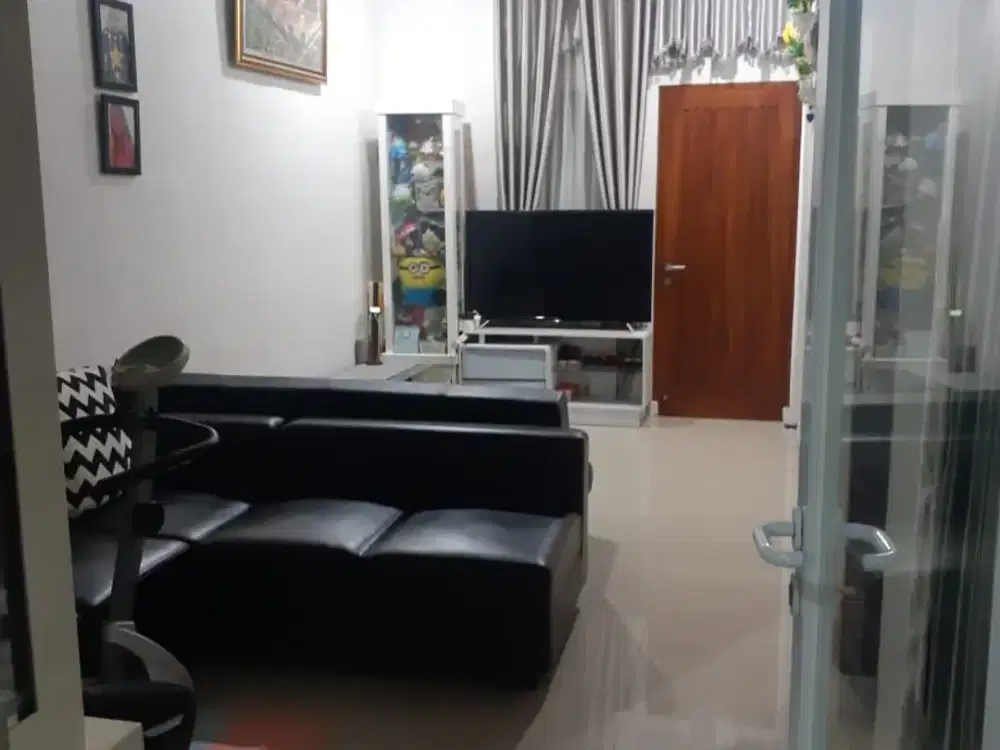 Dijual Rumah Cantik Dalam Komplek Ciganitri