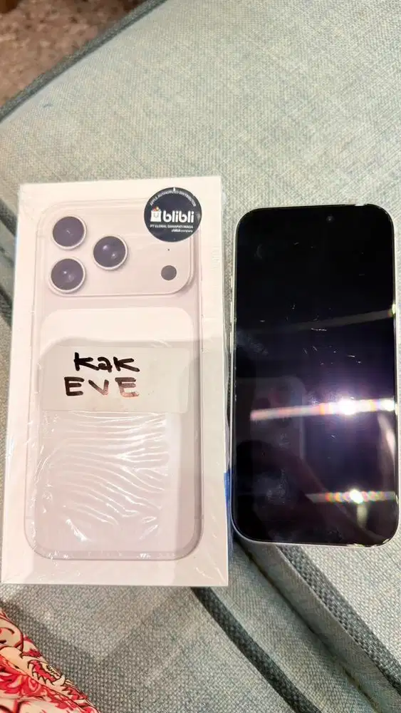 Dijual Iphone 17Pro 1 TB silver garansi resmi