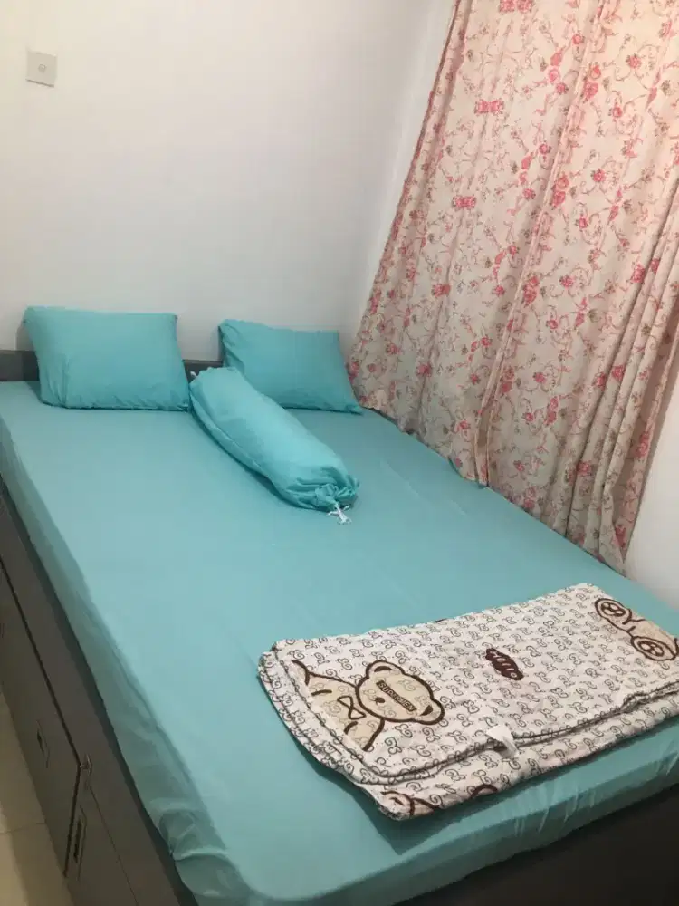 DISEWAKAN 1 KAMAR FURNIS LANTAI RENDAH APARTEMEN BASSURA CITY