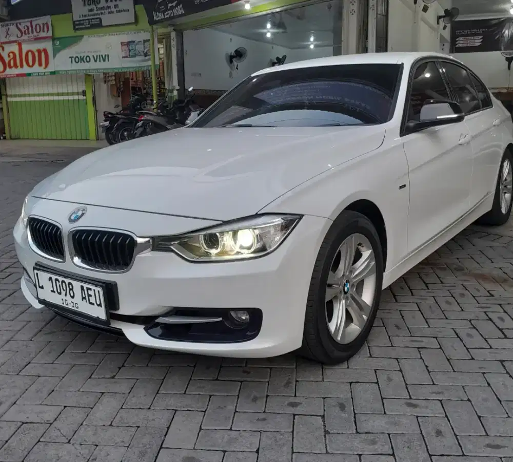 BMW 320i Automatic 2015 ANTIK LOW KM