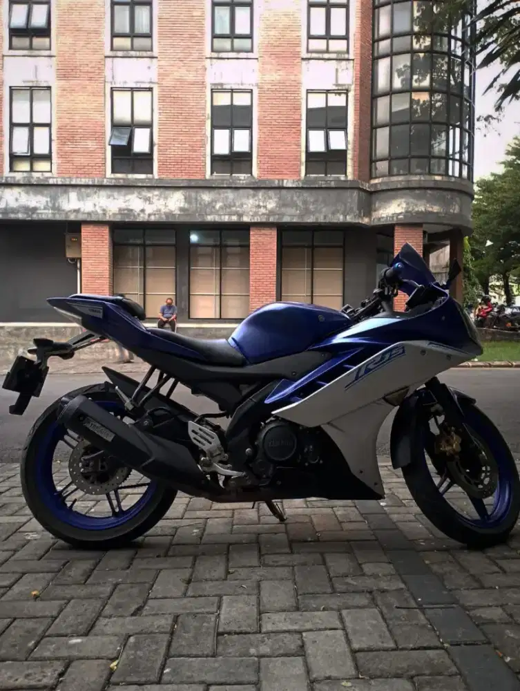 DIJUAL: Yamaha R15 V2 Blue Silver
