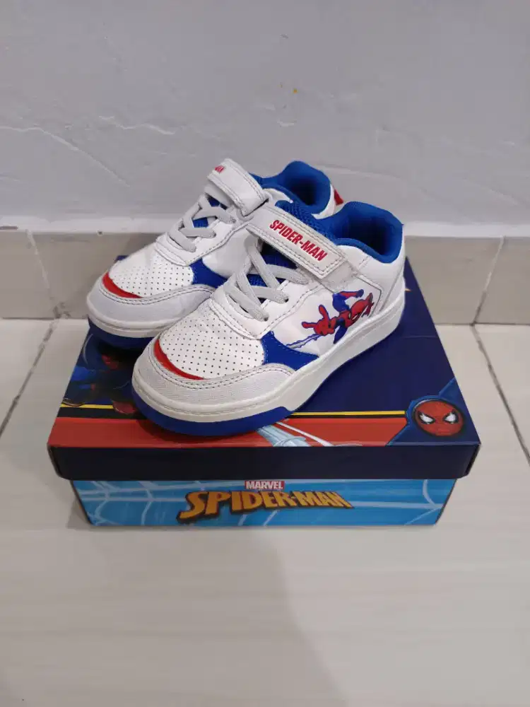 Sepatu anak laki-laki Spiderman