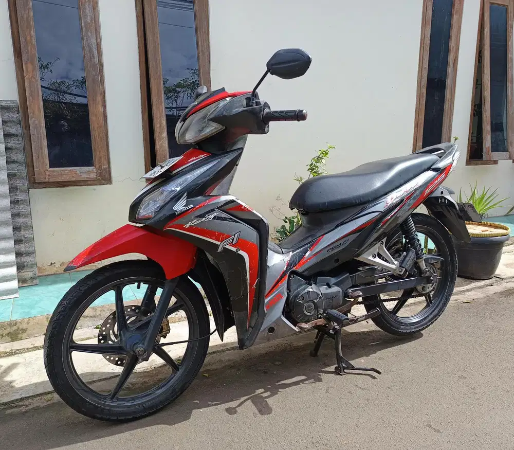 Di jual cepat Honda Blade 2014 siap gas