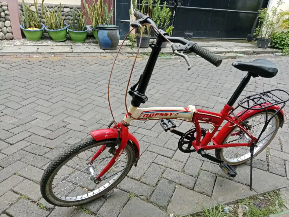 Sepeda lipat odessy