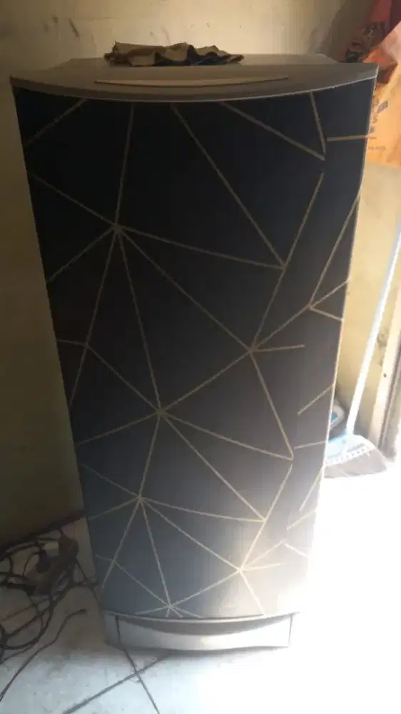 Dijual kulkas AQUA 1PINTU KONDISI NORMAL BEKU DINGIN COD SIAP PAKAI