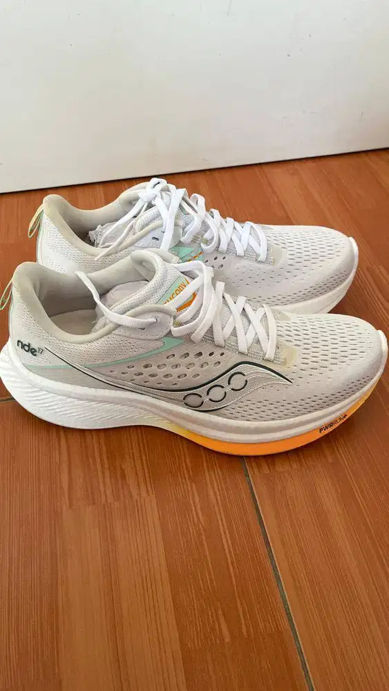 Sepatu Running Saucony Ride 17 women S10924