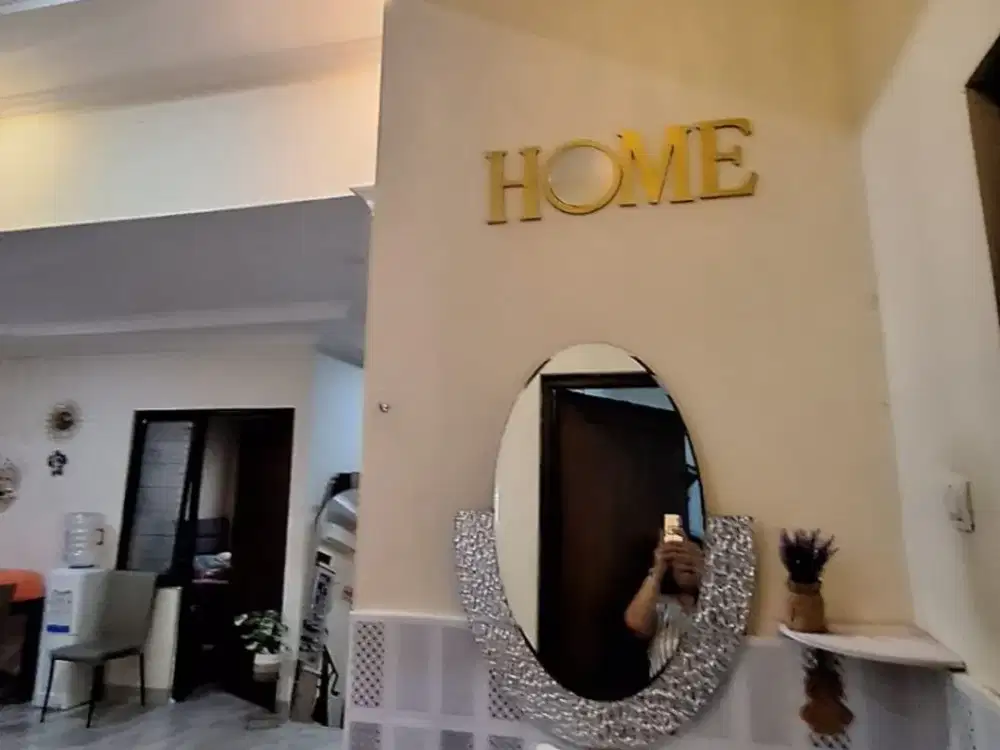 Dijual Cepat Rumah Rapih Siap Huni Sudah Renov  Cluster Aralia Harapan Indah Bekasi.