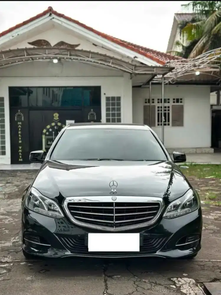 Mercedes Benz E200