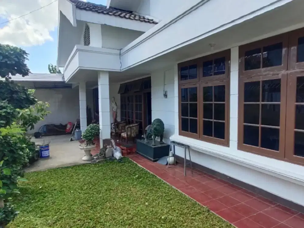 Rumah Dharmahusada Indah Barat dkt kertajaya indah dan manyar indah