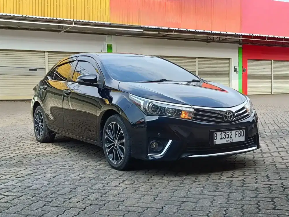 Toyota Corolla Altis V At tahun 2015