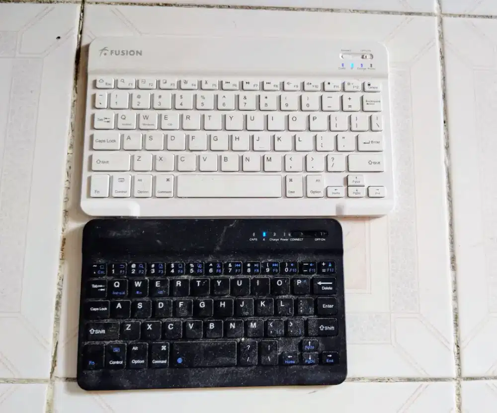 (gambling) 2 keyboard bluetooth murah bgt