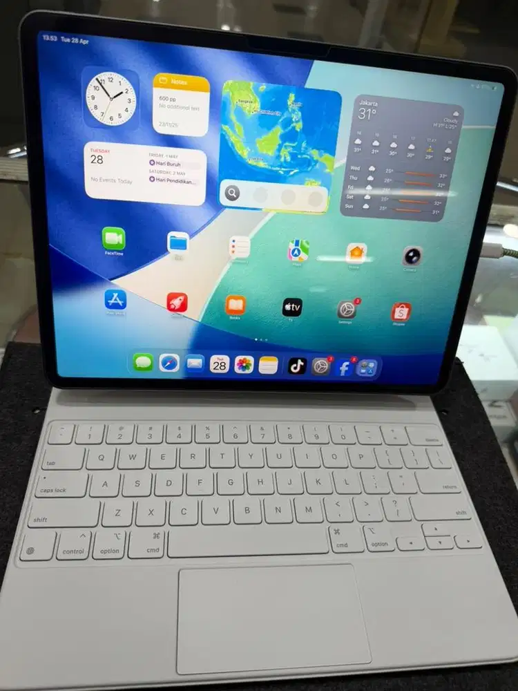 Ipad Air 7 13 inch 256 gb wifi only