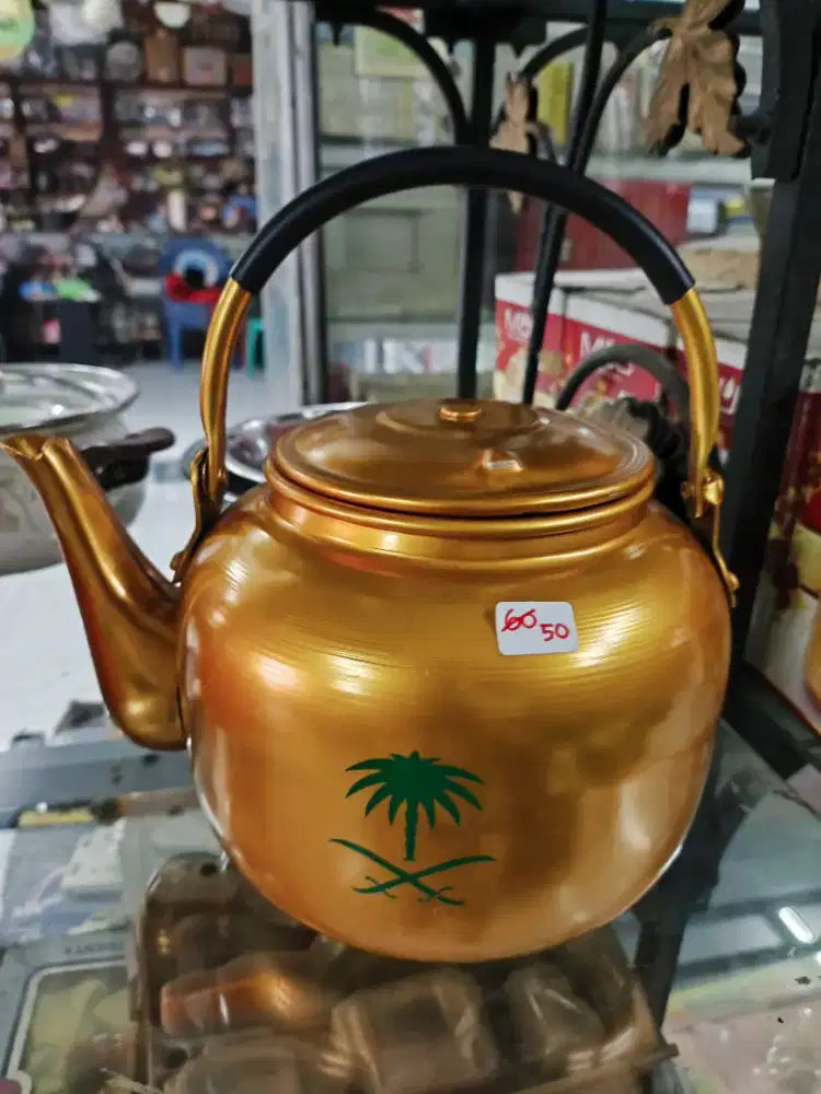 TEKO ARAB WARNA EMAS