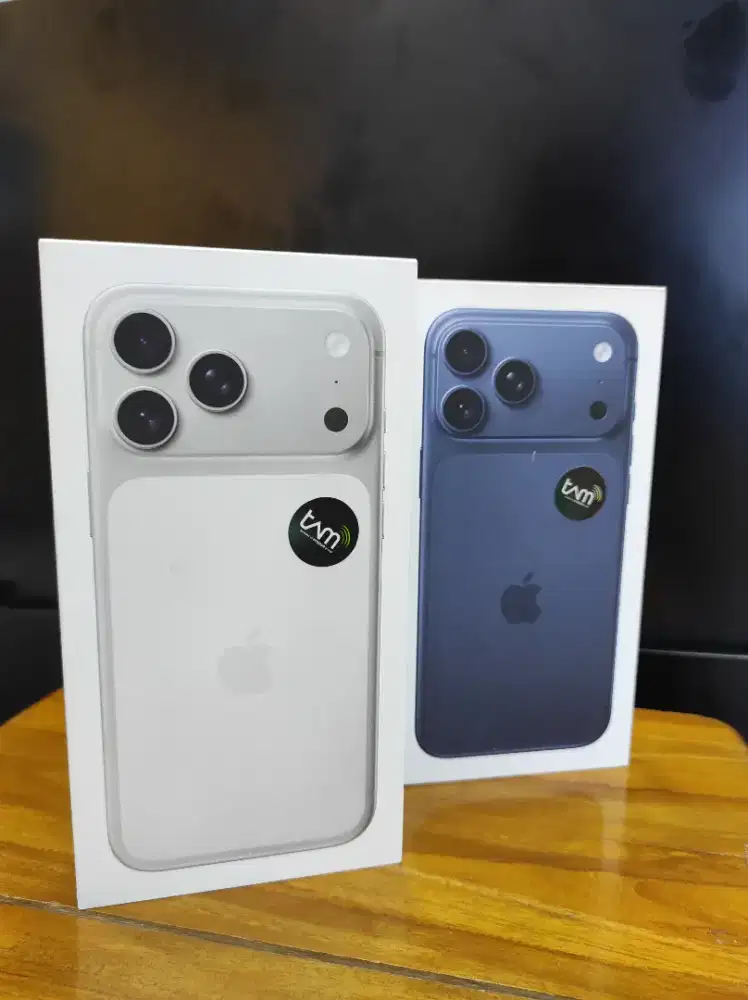 New iphone 17 Pro Max Silver