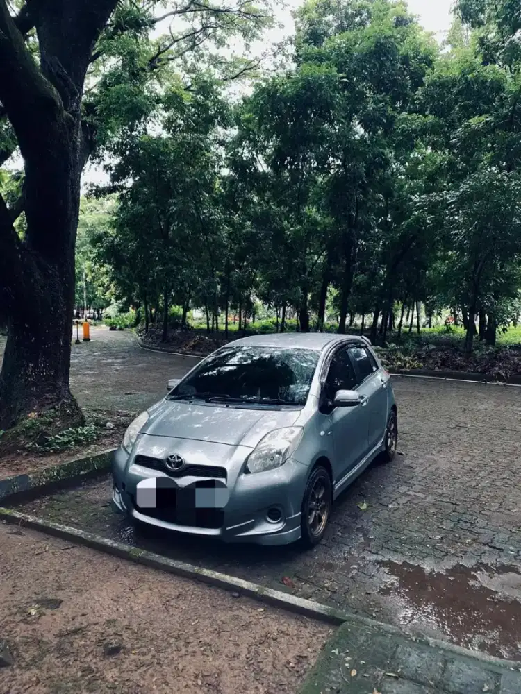 TOYOTA YARIS TIPE E TAHUN 2013