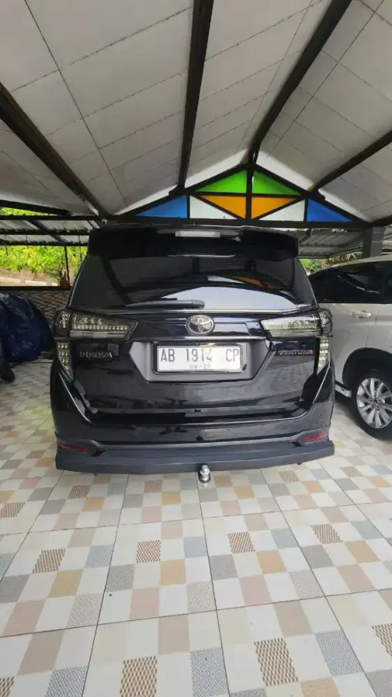 Toyota Venturer 2.4 AT Diesel 2022 Istimewa