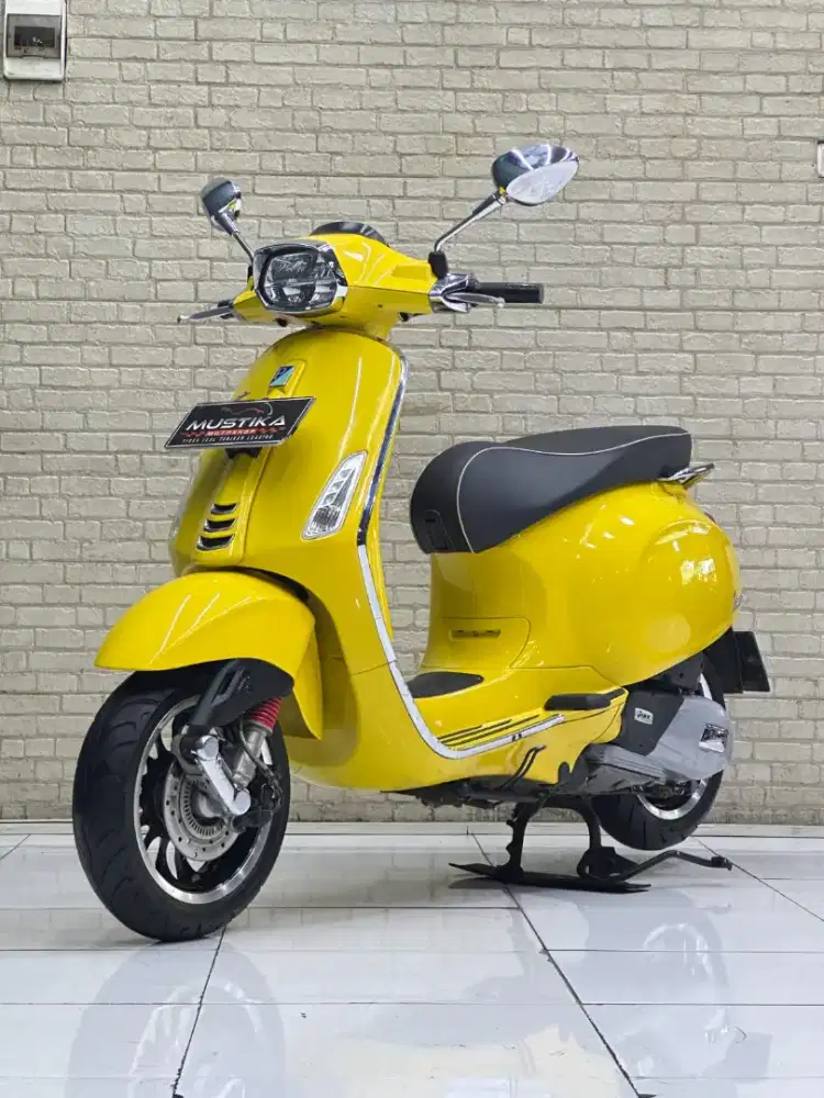 TERMURAH‼️Vespa Sprint 150 ABS Iget 2022 Kuning Favorit
