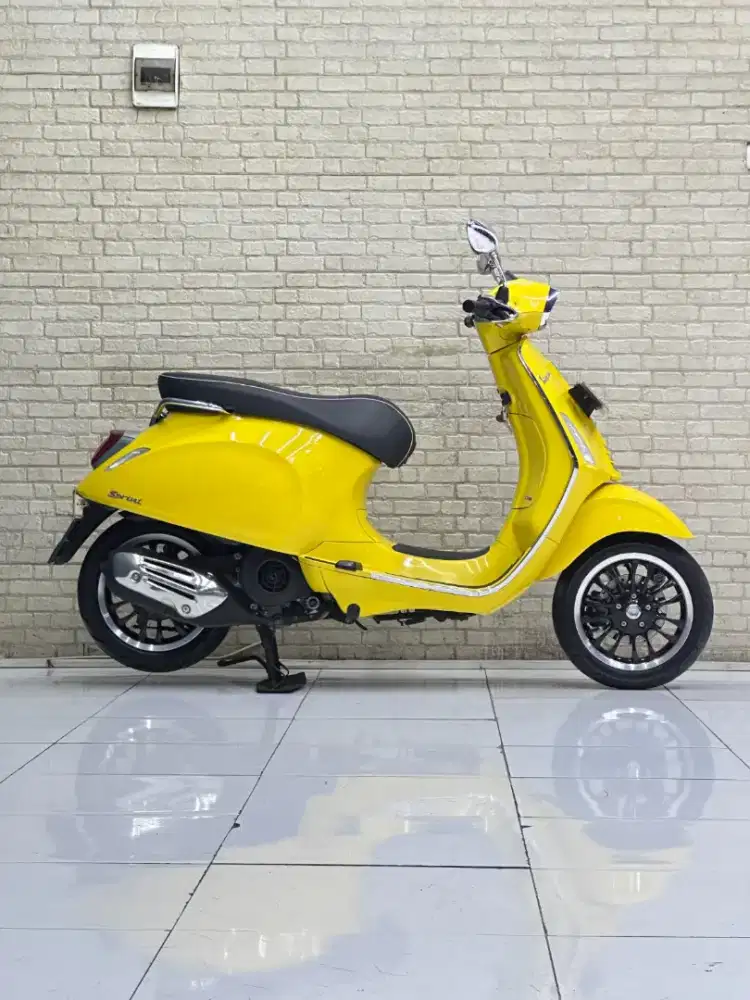 TERMURAH‼️Vespa Sprint 150 ABS Iget 2022 Kuning Favorit