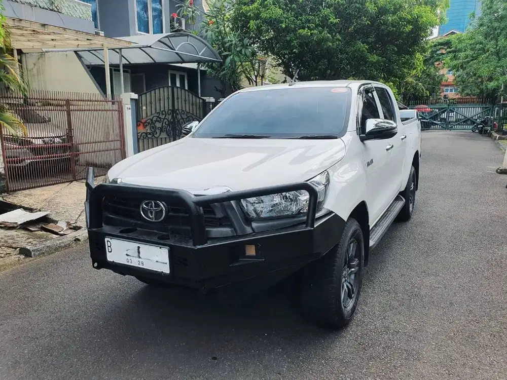 TOYOTA HILUX DOUBLE CABIN 2.4 G 4X4 M/T 2023