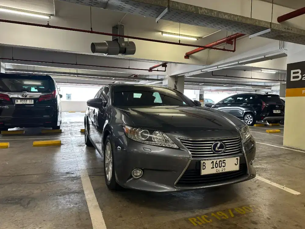 Lexus ES300h Hybrid AT 2014