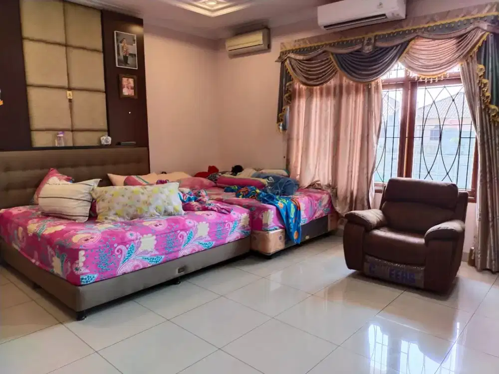 Dijual Cepat !!!  RUMAH 2 LANTAI  DALAM CLUSTER KOMPLEK BATUNUNGGAL BANDUNG POSISI HOOK