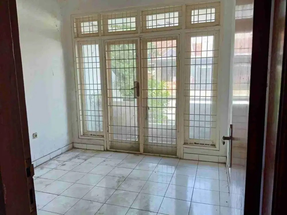 Dijual Rumah Daan Mogot Baru