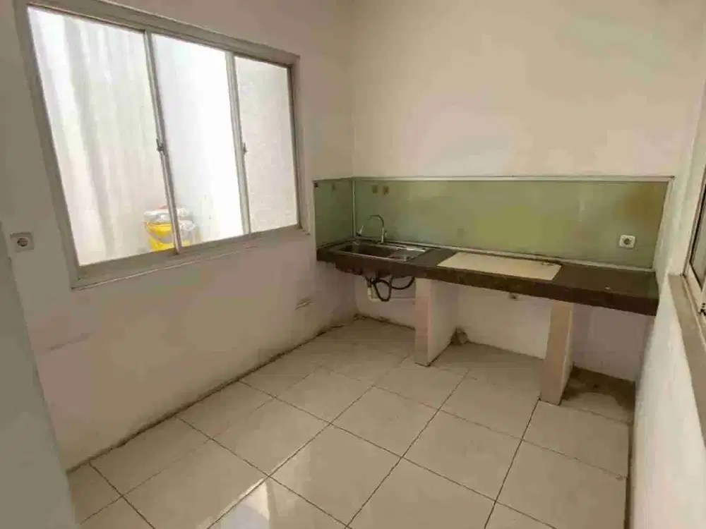 Sewa Crown Golf Boulevard Siap Huni