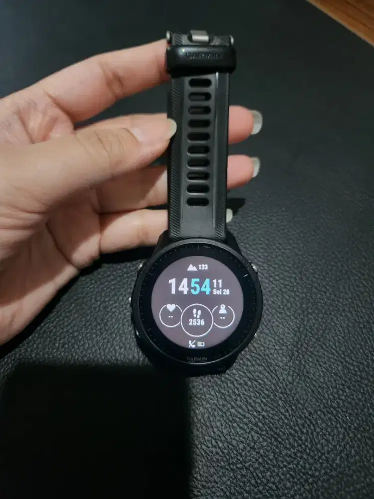 Jam tangan smartwatch garmin